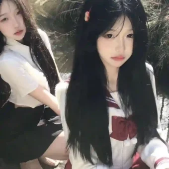 壁纸-超诱黑丝、白丝美女壁纸