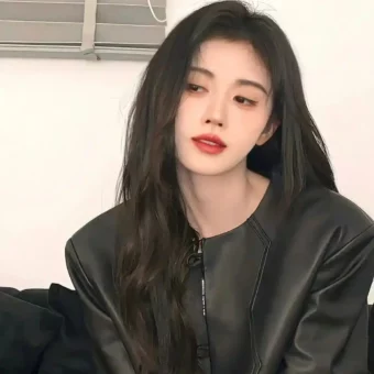 壁纸-超诱黑丝、白丝美女壁纸