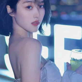 壁纸 | 手机高清全频美女壁纸