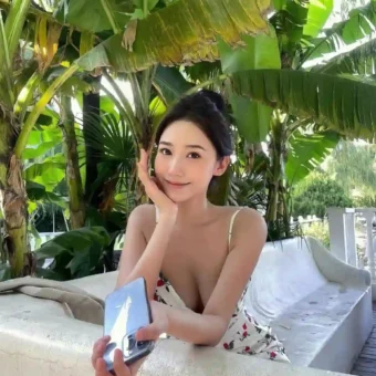 美女写真 | 没人能预测未来，总有人后悔当初
