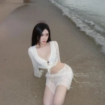 美女写真 | 没人能预测未来，总有人后悔当初