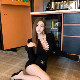 美女写真 | 没人能预测未来，总有人后悔当初