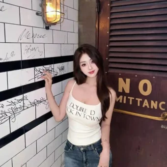 美女写真 | 清净心看世界，欢喜心过生活