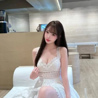 美女写真 | 清净心看世界，欢喜心过生活
