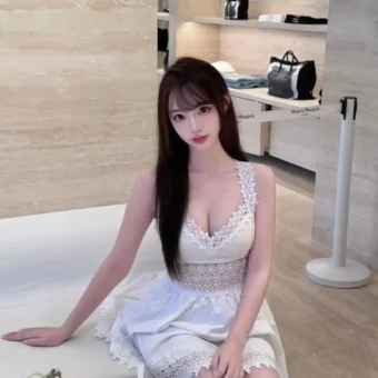 美女写真 | 清净心看世界，欢喜心过生活