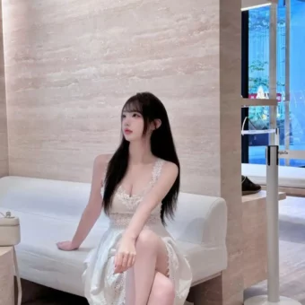 美女写真 | 清净心看世界，欢喜心过生活