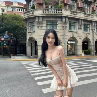 美女写真 | 生活就是晨起晨落，日子就是早出晚归
