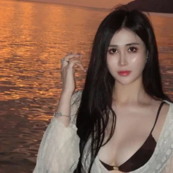 美女写真 | 没人能预测未来，总有人后悔当初