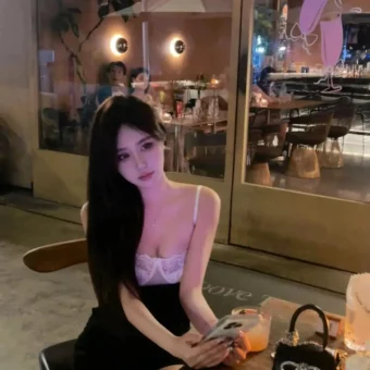 美女写真 | 有志者自有千计万 无志者只感千难万难
