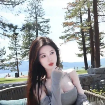 美女写真 | 事非经过不经难 成如容易却艰辛