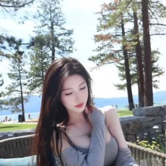 美女写真 | 事非经过不经难 成如容易却艰辛