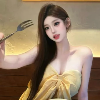 美女写真 | 事非经过不经难 成如容易却艰辛