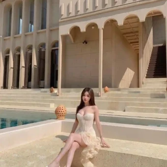 美女写真 | 不用刻意合群，有趣的人会互相吸引