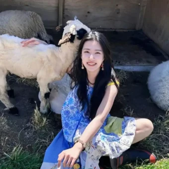 头像丨美女请换头像 ​