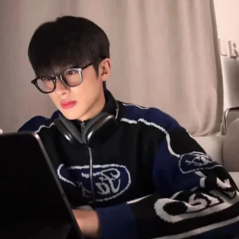 头像丨金旻奎 头像