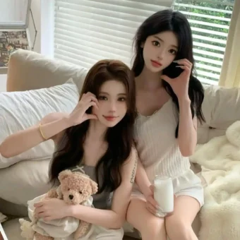 美女写真 | 一半素心以清简，一半寂静许清欢