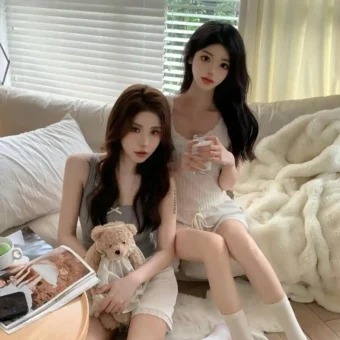 美女写真 | 一半素心以清简，一半寂静许清欢