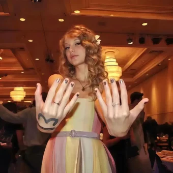 背景图 | 𝑾𝒆𝑪𝒉𝒂𝒕背景图