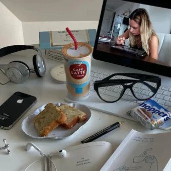 背景图 | 𝑾𝒆𝑪𝒉𝒂𝒕背景图