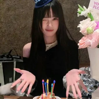 头像丨存一些生日拍照姿势