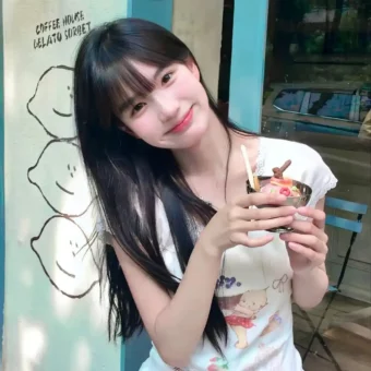 头像 | 𝐖𝐞𝐂𝐡𝐚𝐭蓝色头像