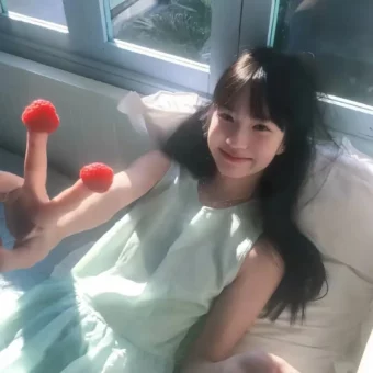 头像 | 𝐖𝐞𝐂𝐡𝐚𝐭蓝色头像