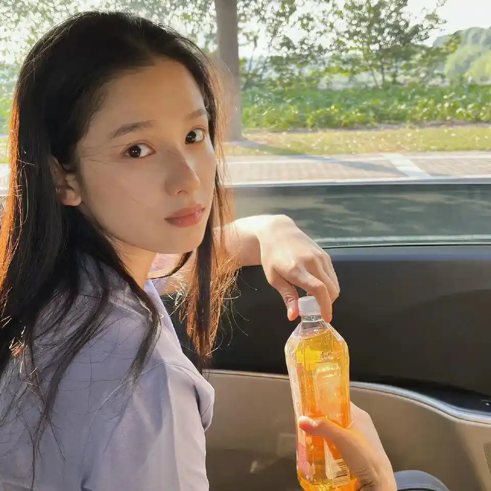 头像｜𝑾𝒆𝑪𝒉𝒂𝒕有点品味的头像