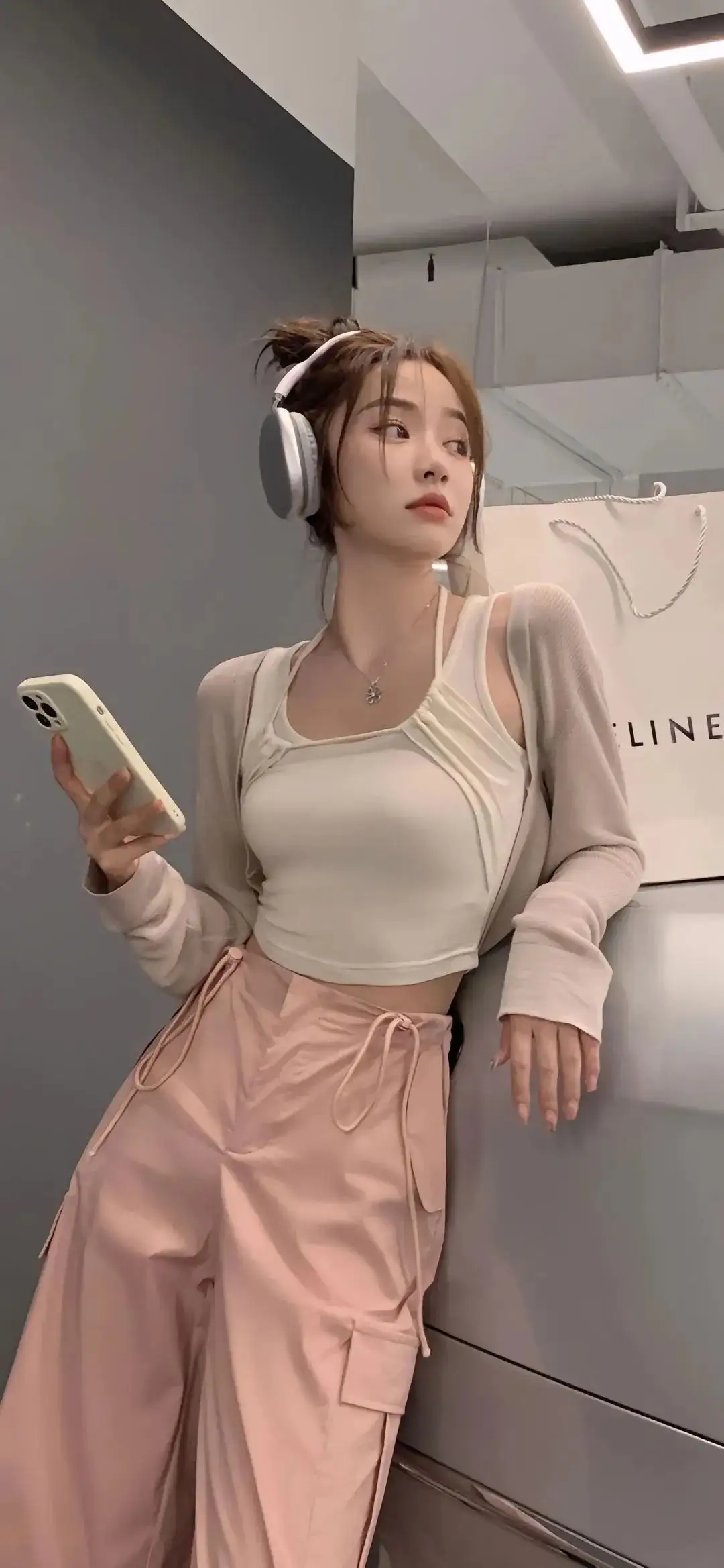 壁纸 | 手机高清美女壁纸背景图