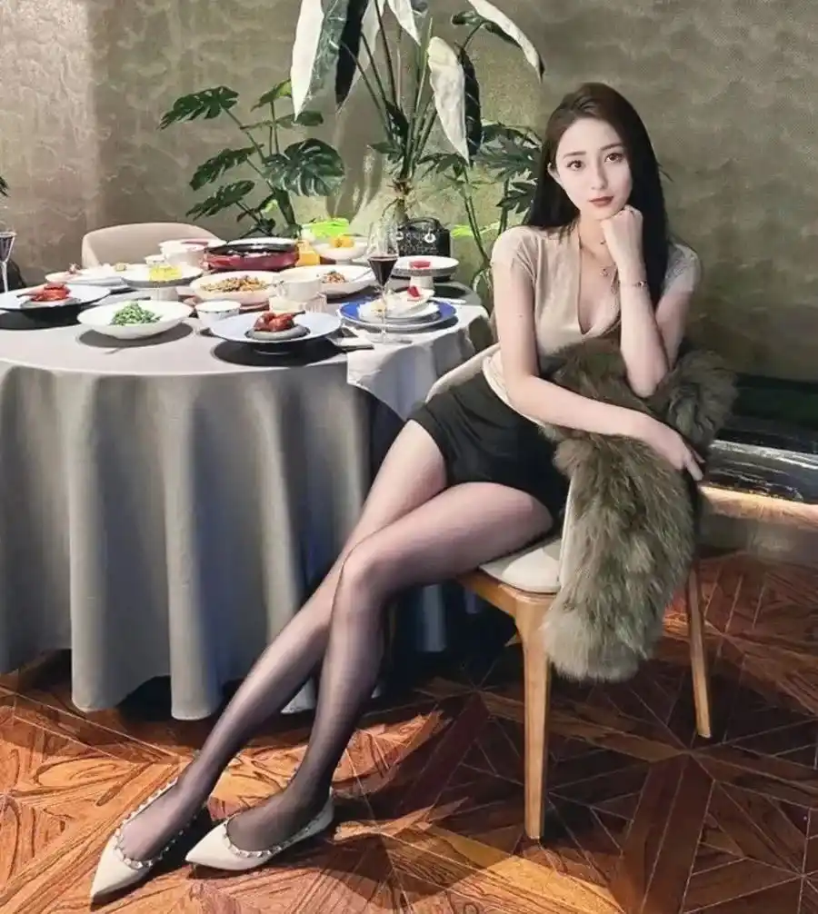 写真 | 岛国第一美腿！这黑丝，太绝了~