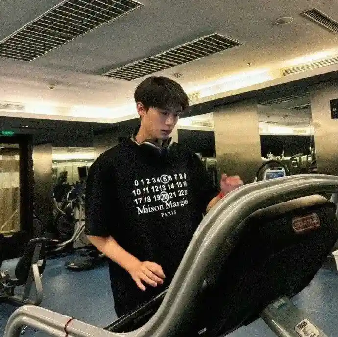 头像丨单人但明显情头