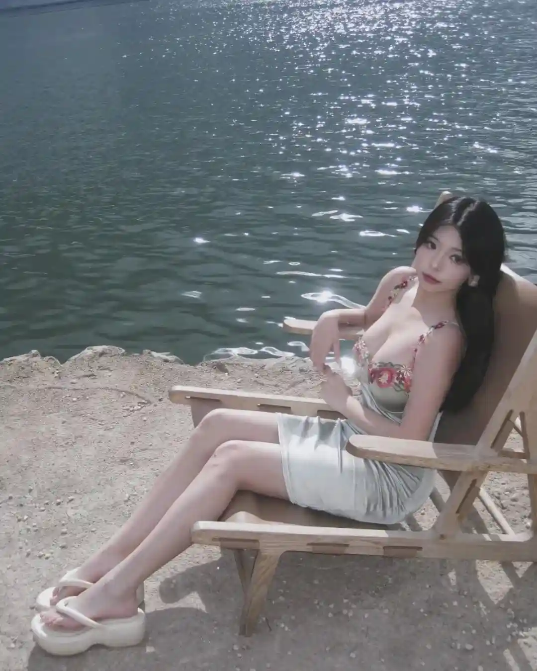 美女写真 | 偶尔也要感谢自己走了那么多艰难的路