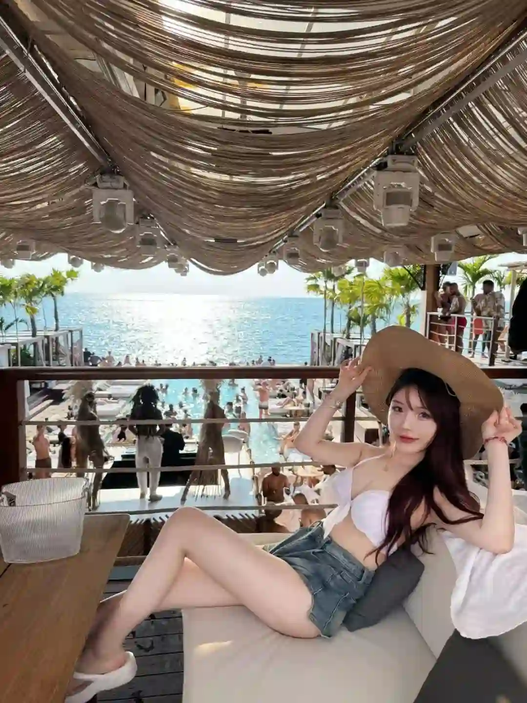 美女写真 | 清净心看世界，欢喜心过生活