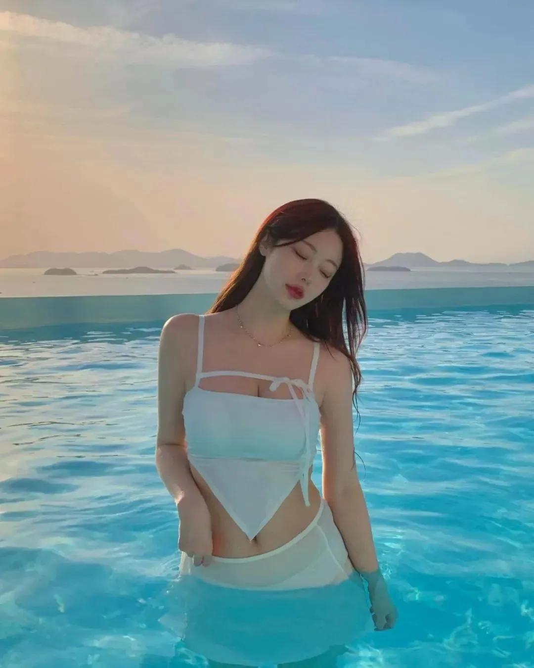 美女写真 | 清净心看世界，欢喜心过生活
