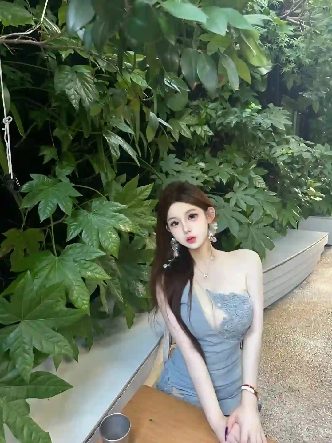 美女写真 | 看不清未来时，就比别人坚持久一点