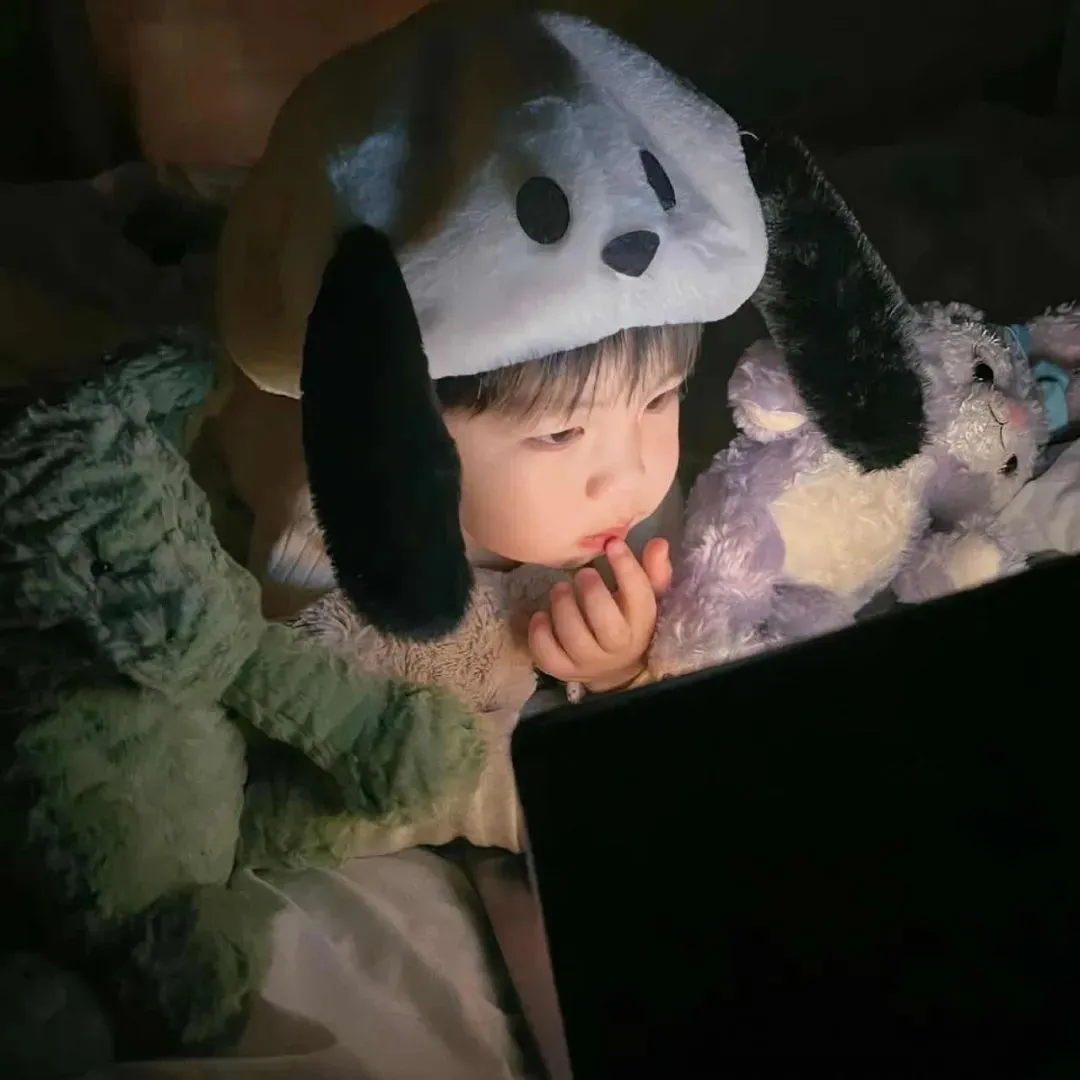 头像 | 世界奇奇奇怪但是有你陪我