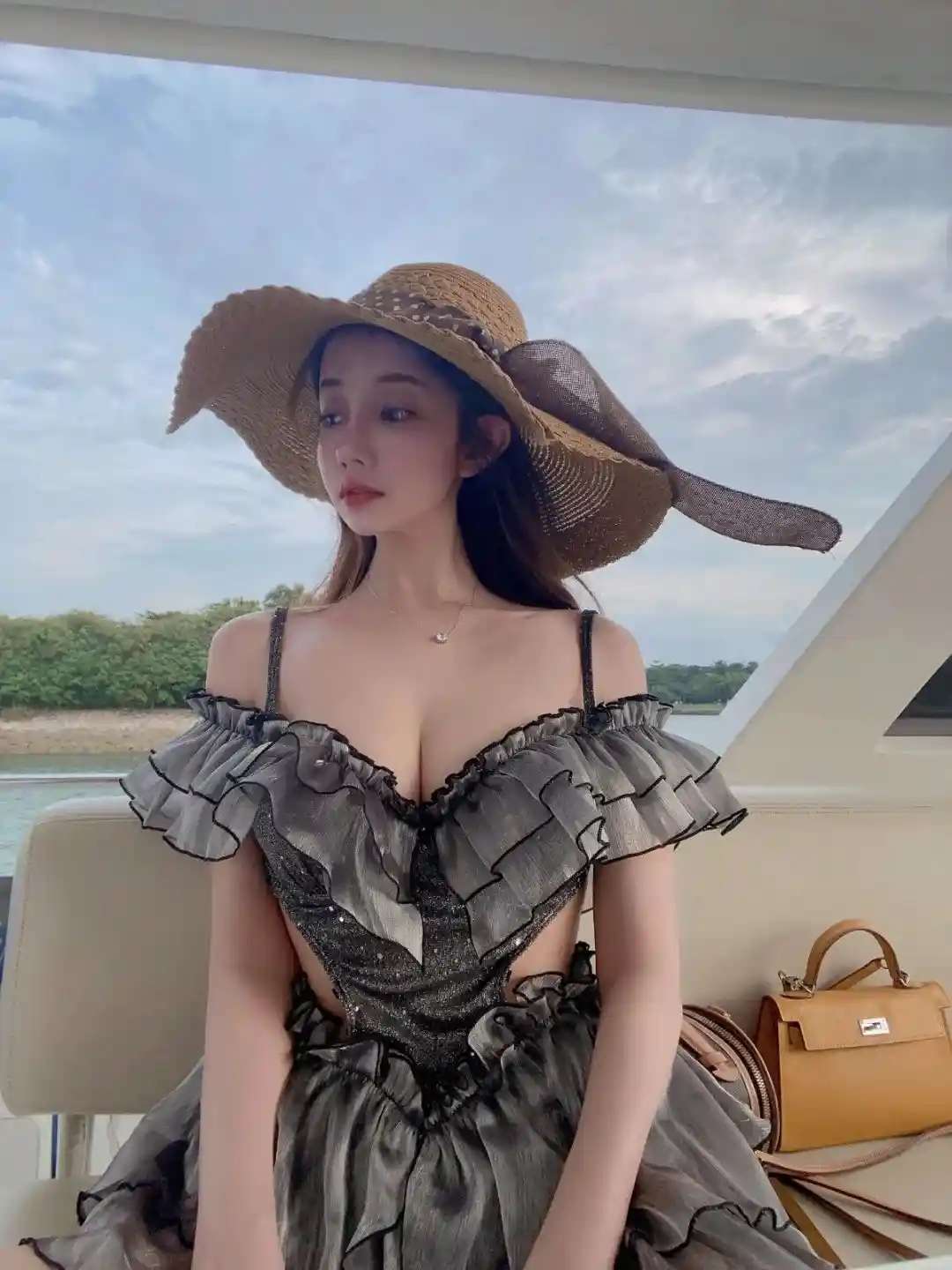 美女写真 | 如果只是向往，远方依旧是远方