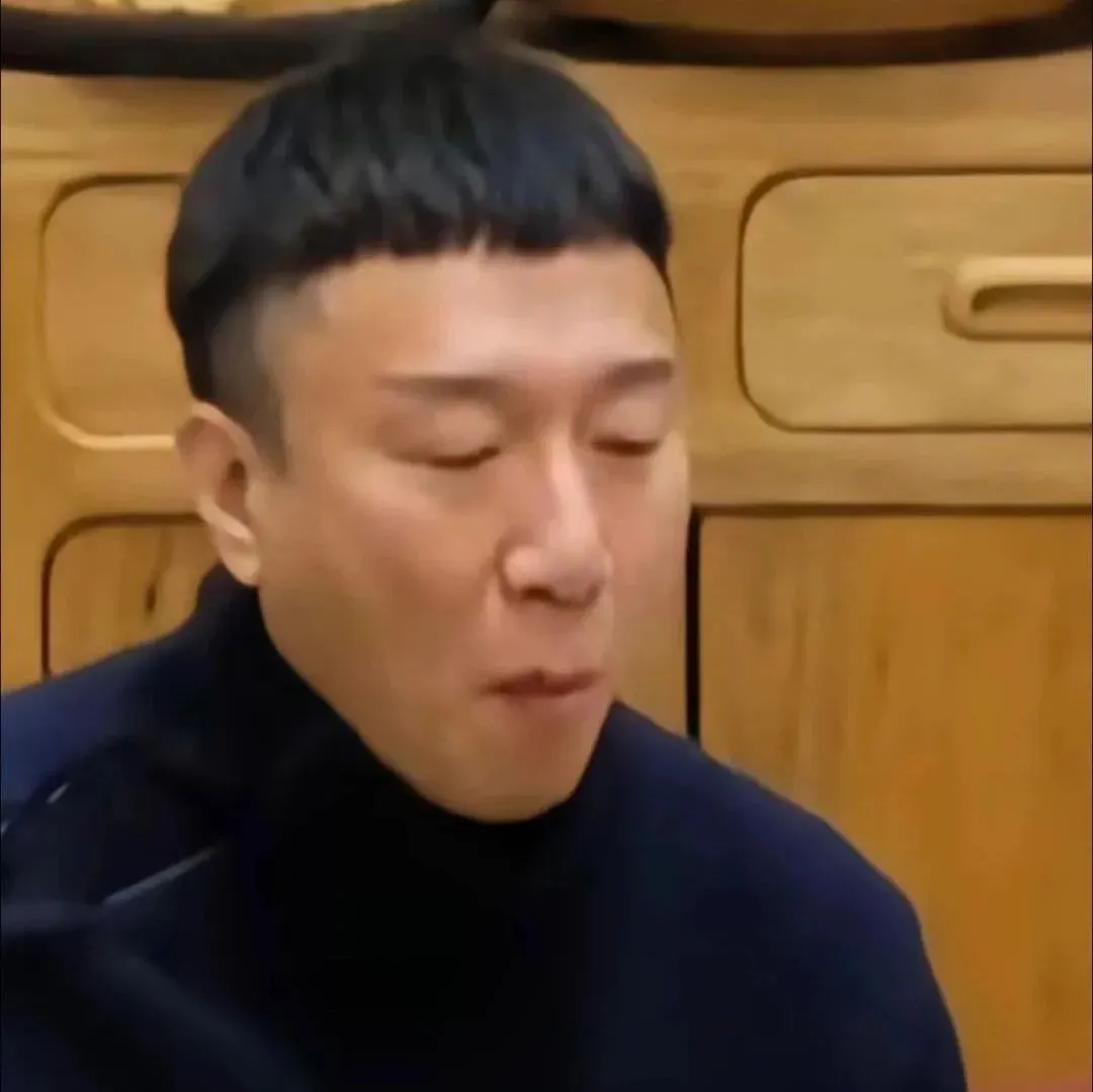 头像 | 招桃花𝗪𝗲𝗖𝗵𝗮𝘁头像