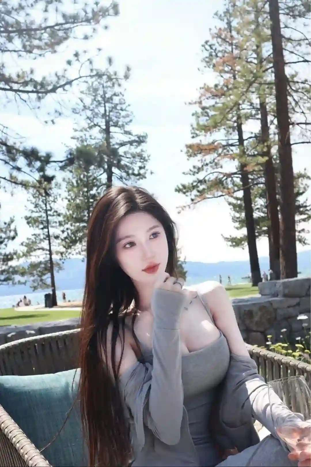 美女写真 | 事非经过不经难 成如容易却艰辛