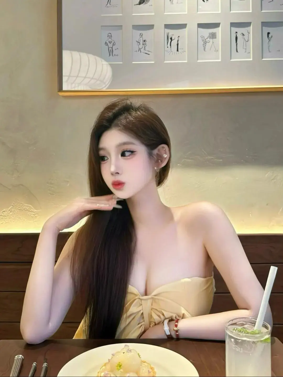 美女写真 | 事非经过不经难 成如容易却艰辛
