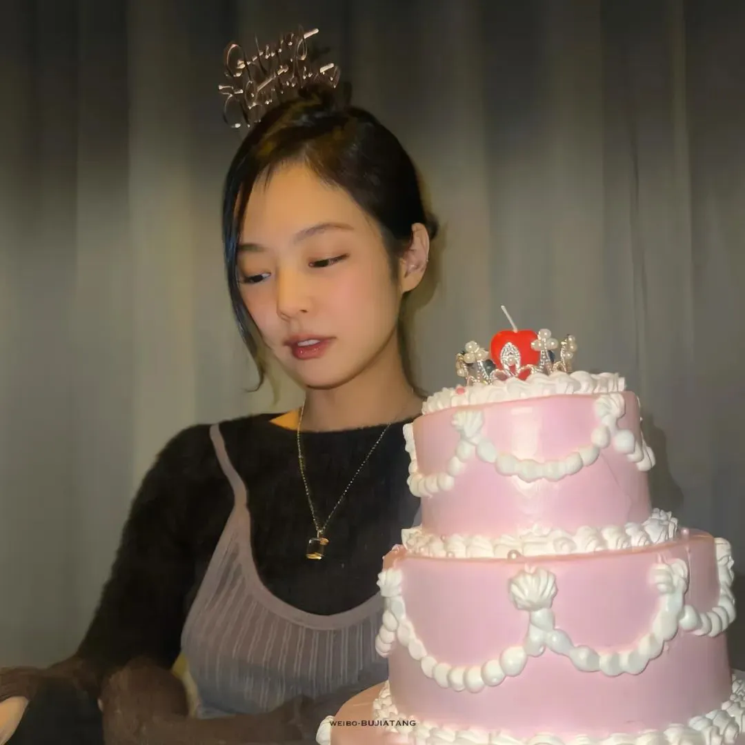 头像｜是超绝特别的𝑾𝒆𝑪𝒉𝒂𝒕头像