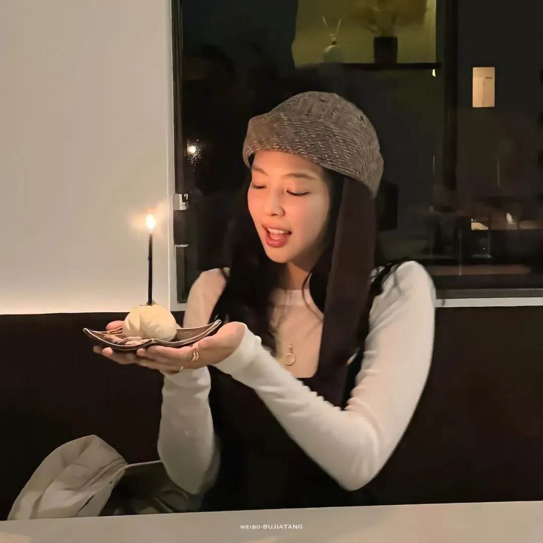 头像｜是超绝特别的𝑾𝒆𝑪𝒉𝒂𝒕头像