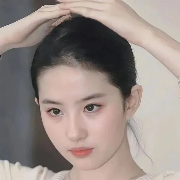 头像 | 𝙒𝙚𝘾𝙝𝙖𝙩简单耐看干净头像