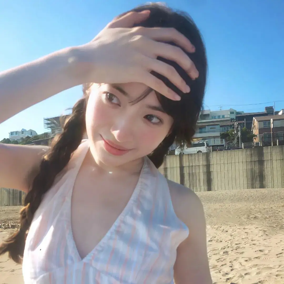 头像｜𝙒𝙚𝘾𝙝𝙖𝙩头像 可直接保存