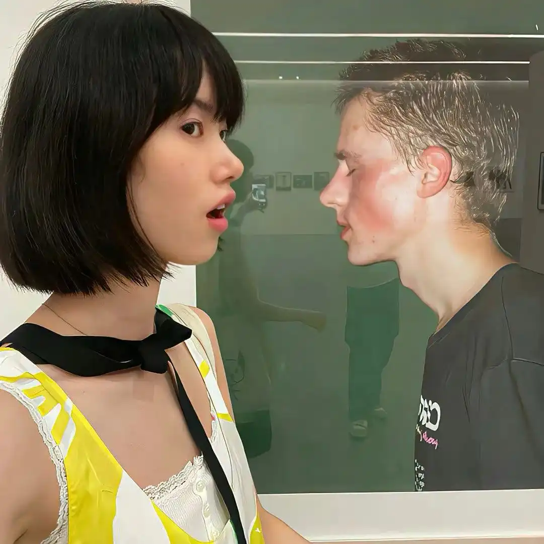 头像｜𝙒𝙚𝘾𝙝𝙖𝙩头像 可直接保存