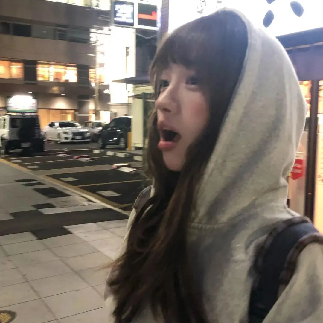 头像｜不容易撞的𝑾𝒆𝑪𝒉𝒂𝒕头像