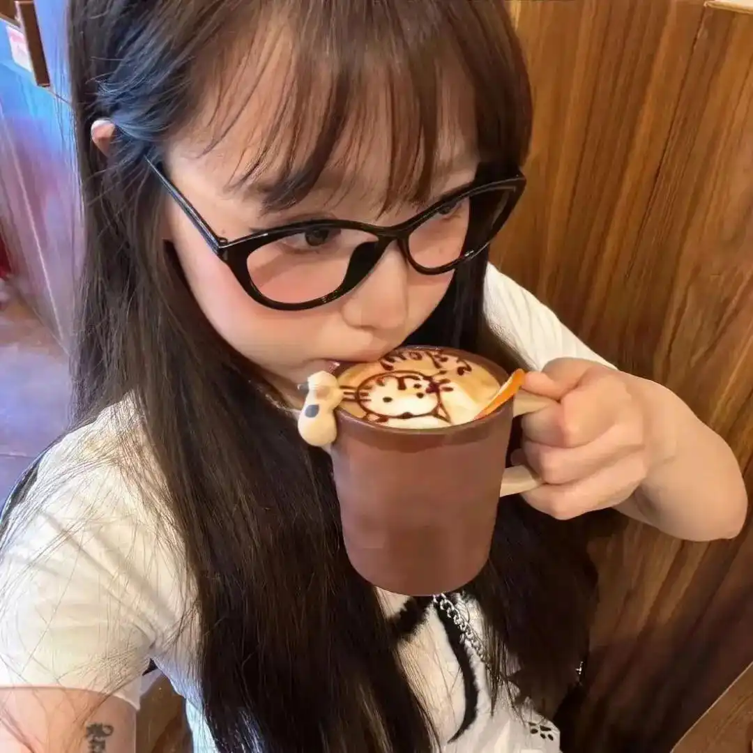 头像｜不容易撞的𝑾𝒆𝑪𝒉𝒂𝒕头像