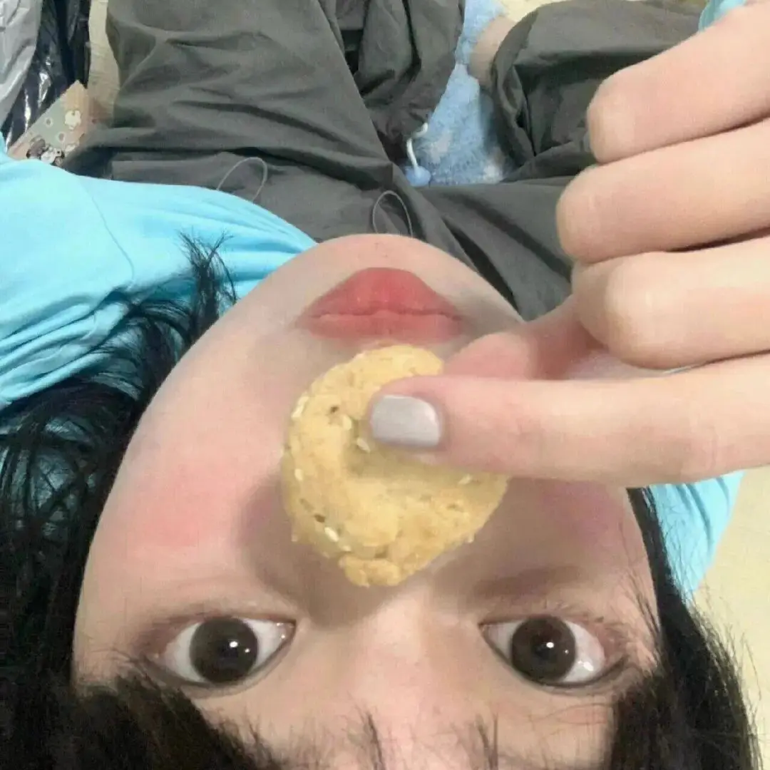 头像｜不容易撞的𝑾𝒆𝑪𝒉𝒂𝒕头像