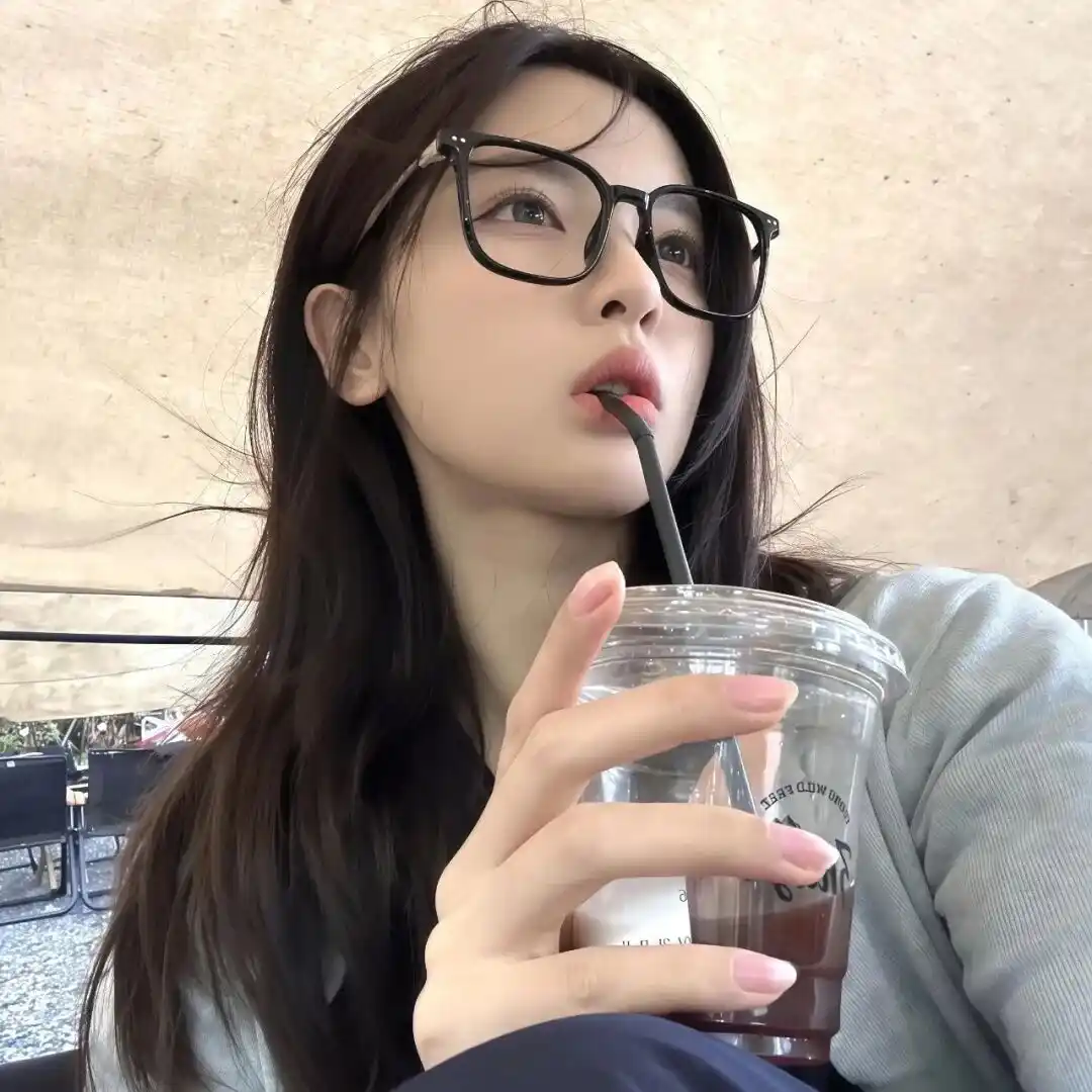 头像｜𝙒𝙚𝘾𝙝𝙖𝙩永久不换的头像