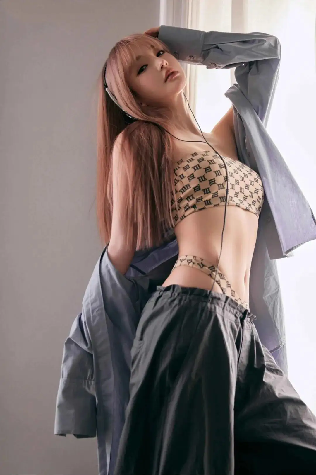 美女写真 | 手持烟火以谋生，心怀诗意以谋爱