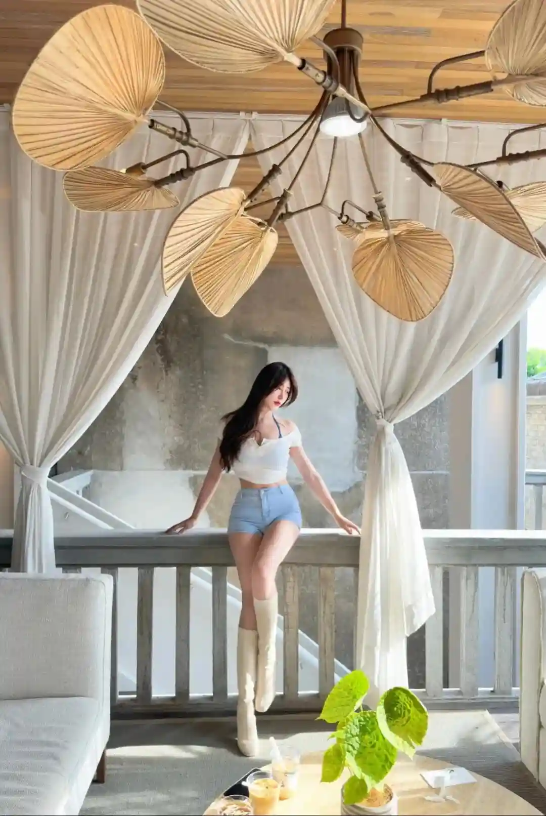 美女写真 | 一半素心以清简，一半寂静许清欢